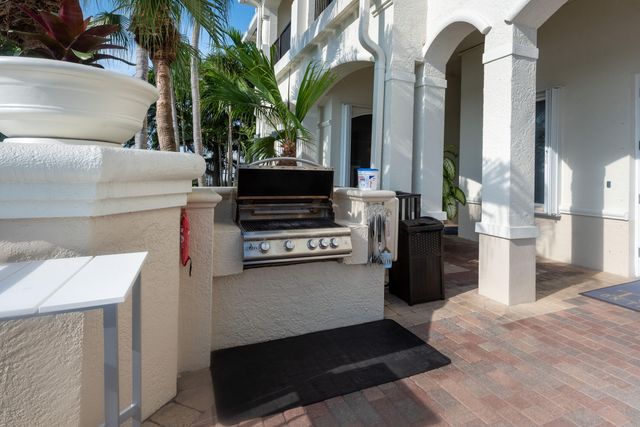1106 Tuscany Way, Boynton Beach, FL 33435