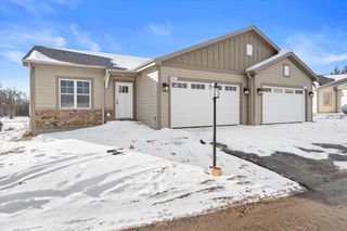 7046 Stonewood LANE, Lannon, WI 53046