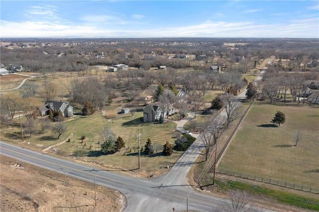 3850 W 183rd Street, Stilwell, KS 66085