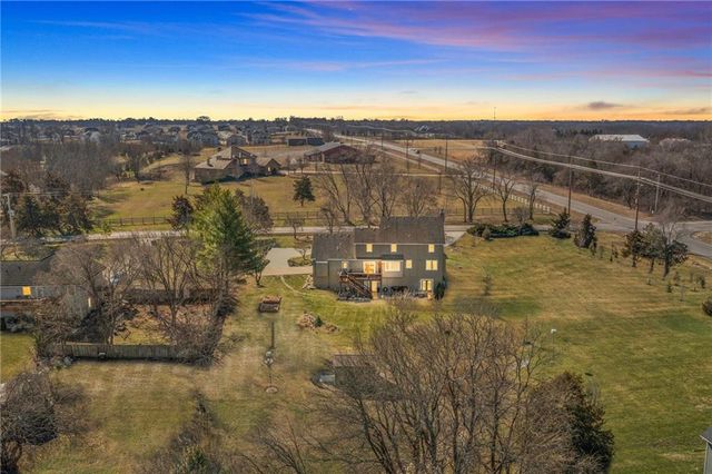 3850 W 183rd Street, Stilwell, KS 66085