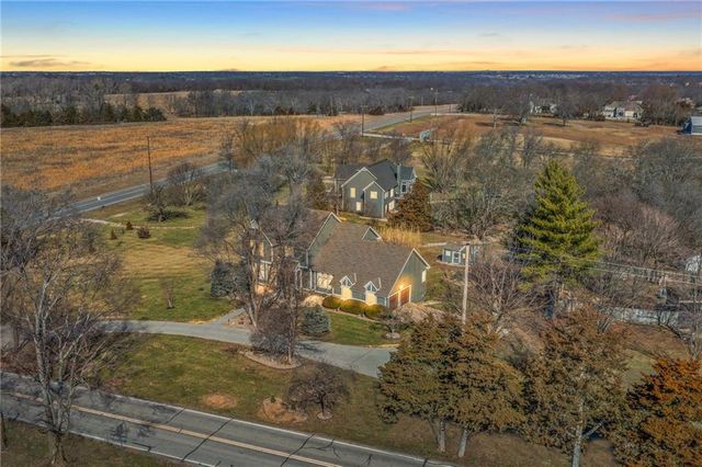 3850 W 183rd Street, Stilwell, KS 66085