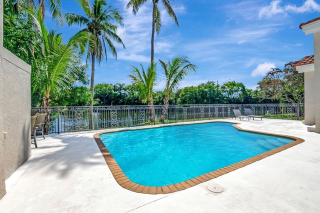 6096 NW 30th Way, Boca Raton, FL 33496