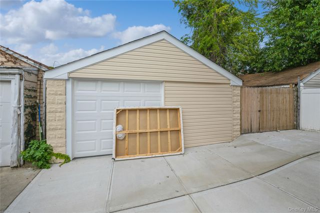 216-23 136th Road, Laurelton, NY 11413