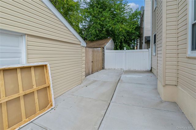 216-23 136th Road, Laurelton, NY 11413