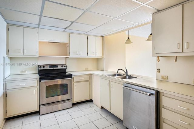 170 Ocean Lane Dr 310, Key Biscayne, FL 33149