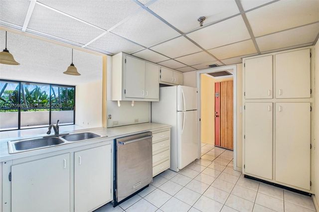 170 Ocean Lane Dr 310, Key Biscayne, FL 33149