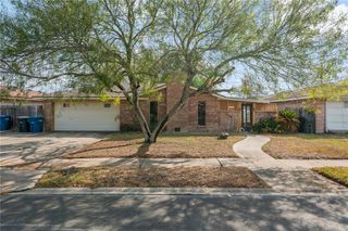 5738 Crestgrove Dr, Corpus Christi, TX 78415