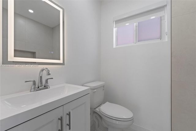 13185 Emerald Dr 2, North Miami, FL 33181