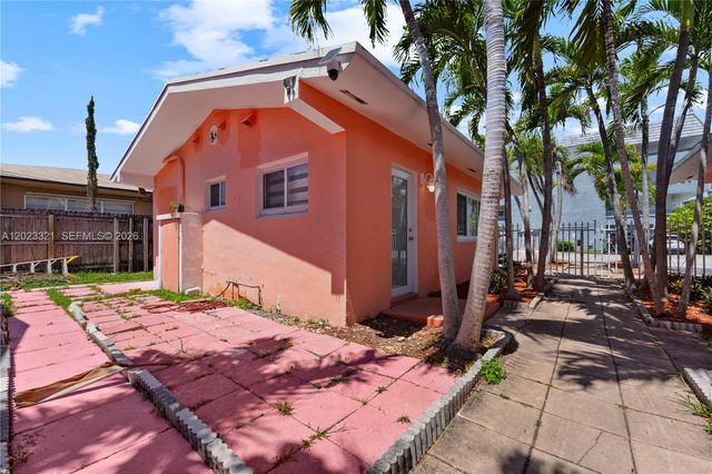 13185 Emerald Dr 2, North Miami, FL 33181