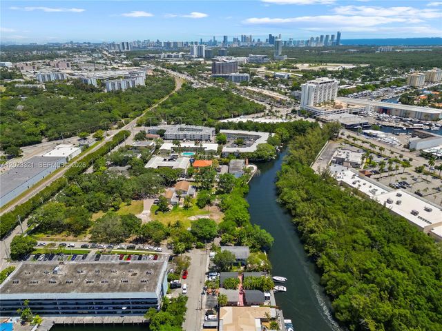 13185 Emerald Dr 2, North Miami, FL 33181