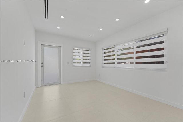 13185 Emerald Dr 2, North Miami, FL 33181