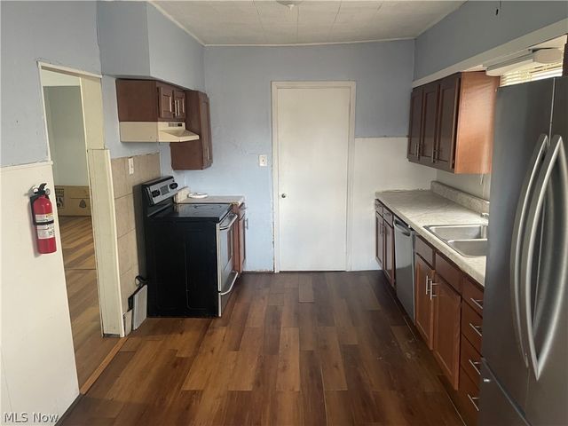 2125 SW 7th Street SW, Akron, OH 44314