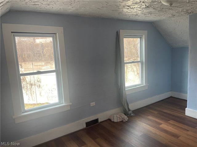 2125 SW 7th Street SW, Akron, OH 44314