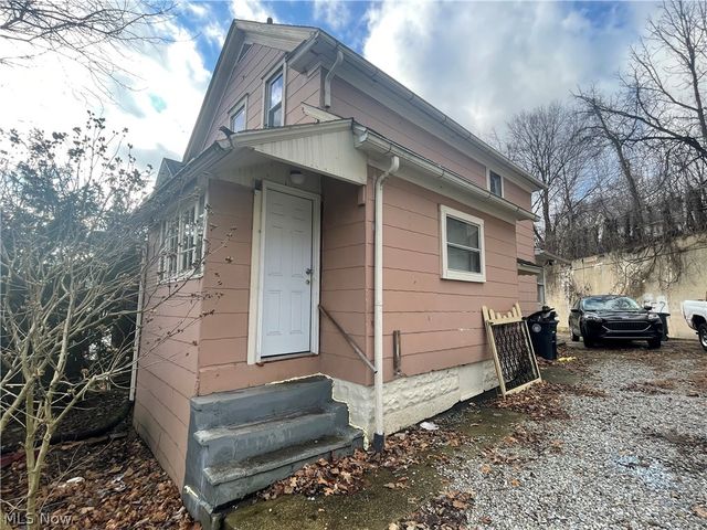 2125 SW 7th Street SW, Akron, OH 44314