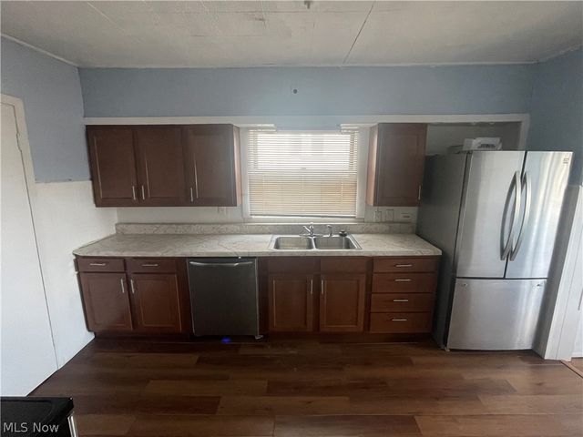 2125 SW 7th Street SW, Akron, OH 44314