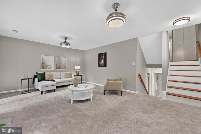 9696 POINDEXTER CT, Burke, VA 22015