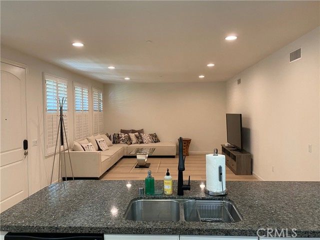 67 City Stroll, Irvine, CA 92620