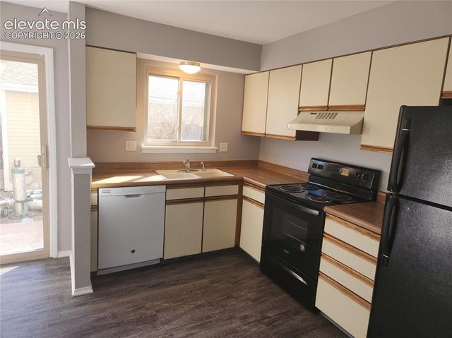 8069 Lexington Park Drive, Colorado Springs, CO 80920