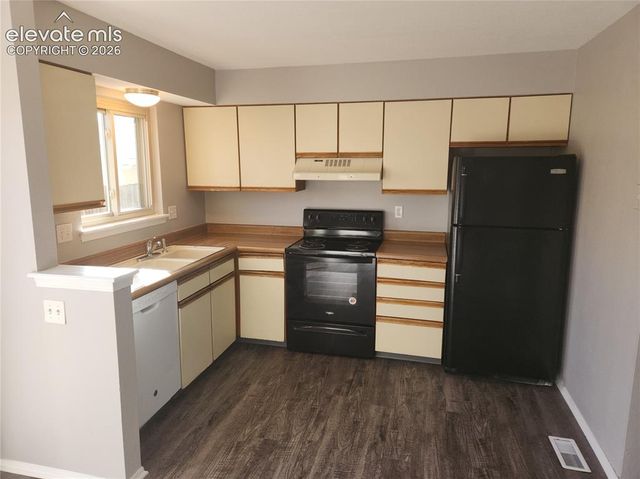 8069 Lexington Park Drive, Colorado Springs, CO 80920