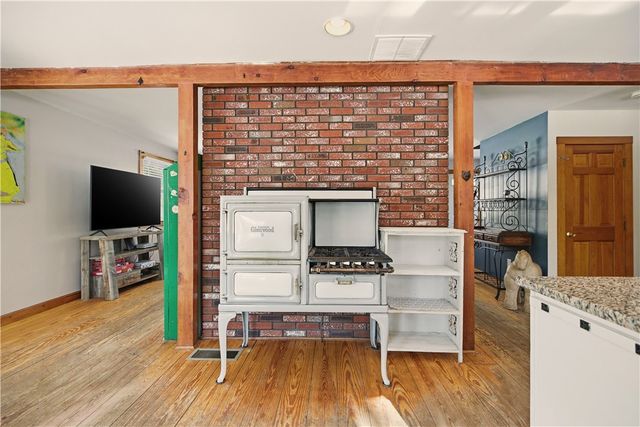 164 Stoney Hollow Road, Tiverton, RI 02878