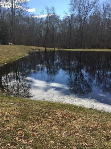 164 Stoney Hollow Road, Tiverton, RI 02878