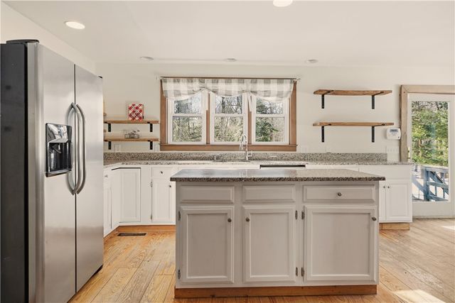 164 Stoney Hollow Road, Tiverton, RI 02878