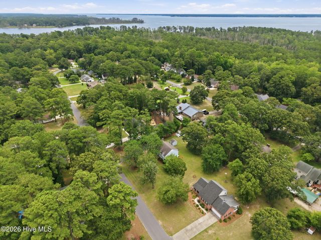 111 N Wedgewood Drive, Washington, NC 27889