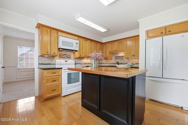 111 N Wedgewood Drive, Washington, NC 27889