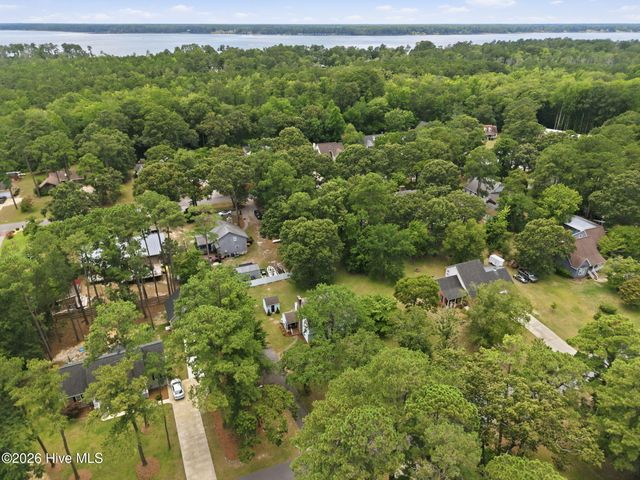 111 N Wedgewood Drive, Washington, NC 27889