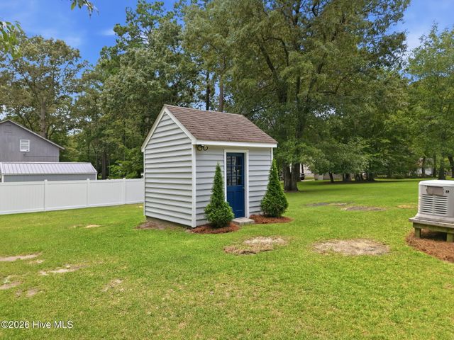 111 N Wedgewood Drive, Washington, NC 27889