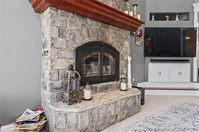 7714 Deer Run Road, Henryville, IN 47126