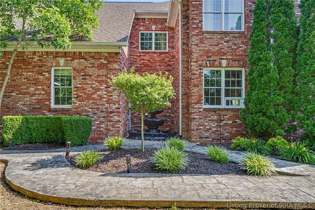 7714 Deer Run Road, Henryville, IN 47126