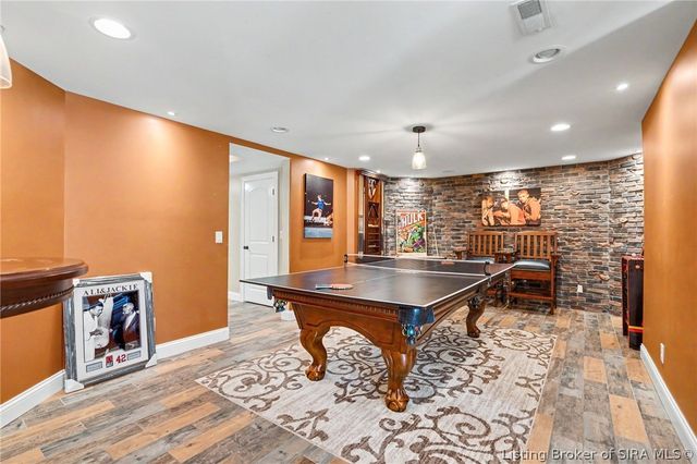 7714 Deer Run Road, Henryville, IN 47126