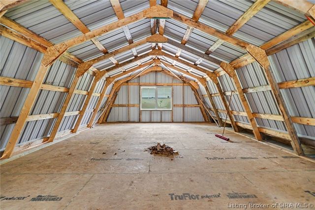 7714 Deer Run Road, Henryville, IN 47126