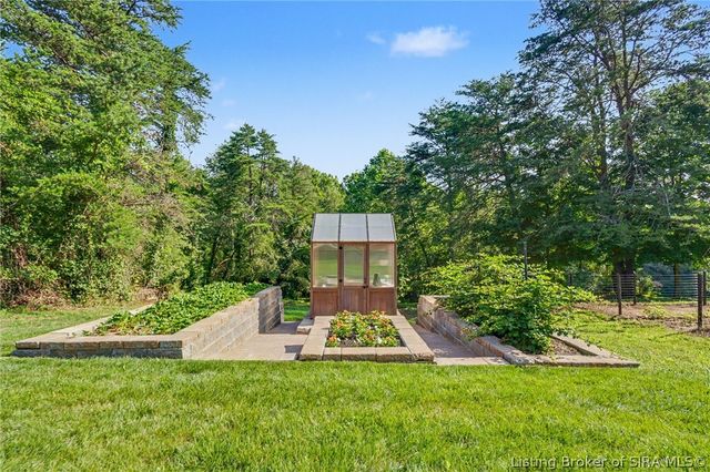 7714 Deer Run Road, Henryville, IN 47126