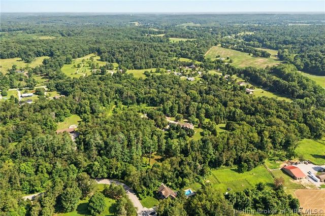 7714 Deer Run Road, Henryville, IN 47126