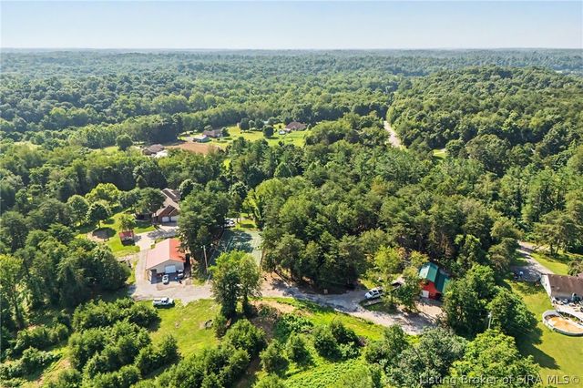 7714 Deer Run Road, Henryville, IN 47126