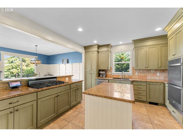 17908 S LAVINE Ln, Oregon City, OR 97045