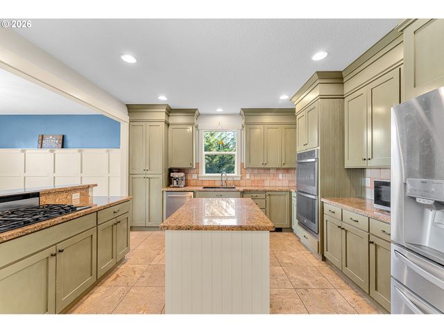 17908 S LAVINE Ln, Oregon City, OR 97045