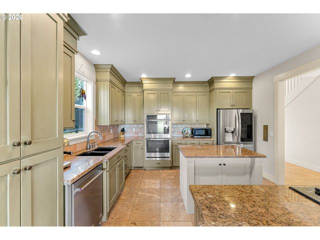 17908 S LAVINE Ln, Oregon City, OR 97045