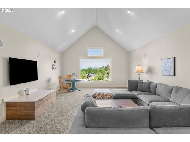 17908 S LAVINE Ln, Oregon City, OR 97045
