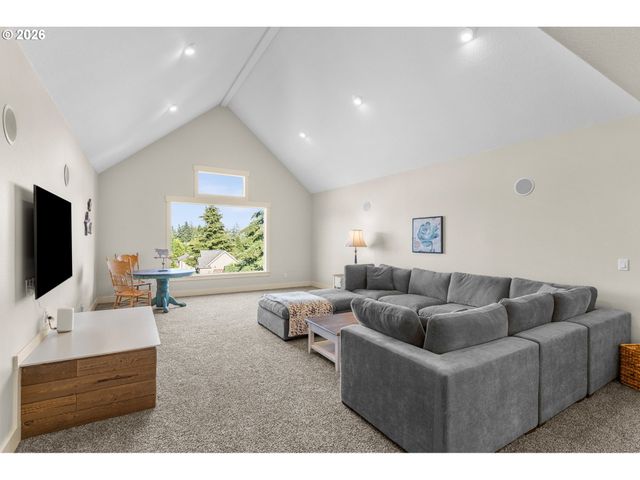 17908 S LAVINE Ln, Oregon City, OR 97045