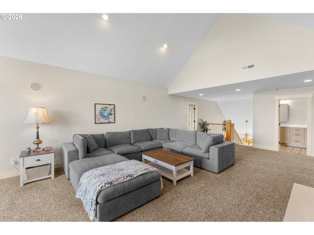 17908 S LAVINE Ln, Oregon City, OR 97045