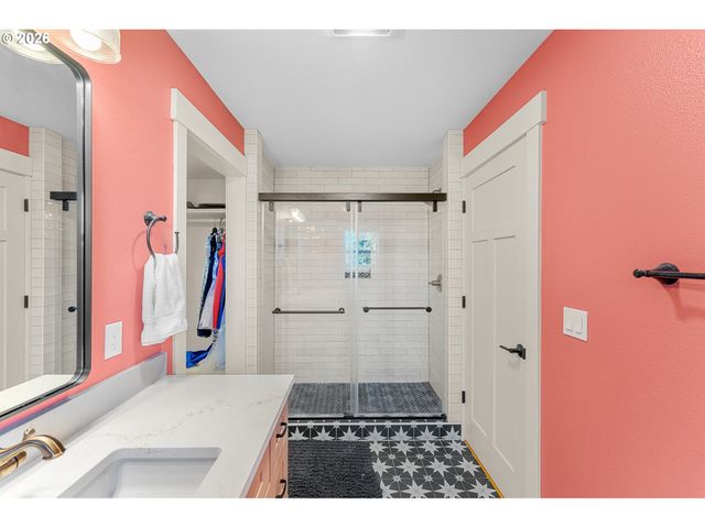 17908 S LAVINE Ln, Oregon City, OR 97045