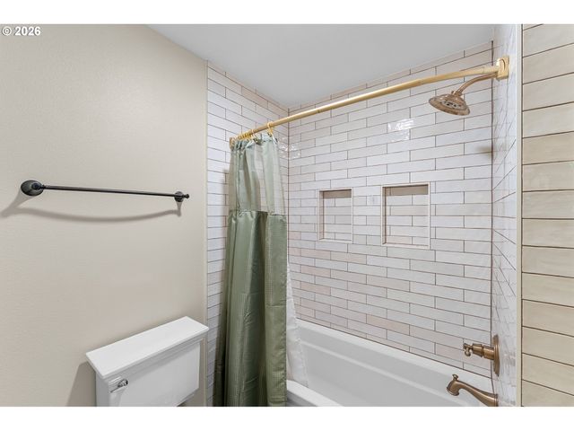 17908 S LAVINE Ln, Oregon City, OR 97045