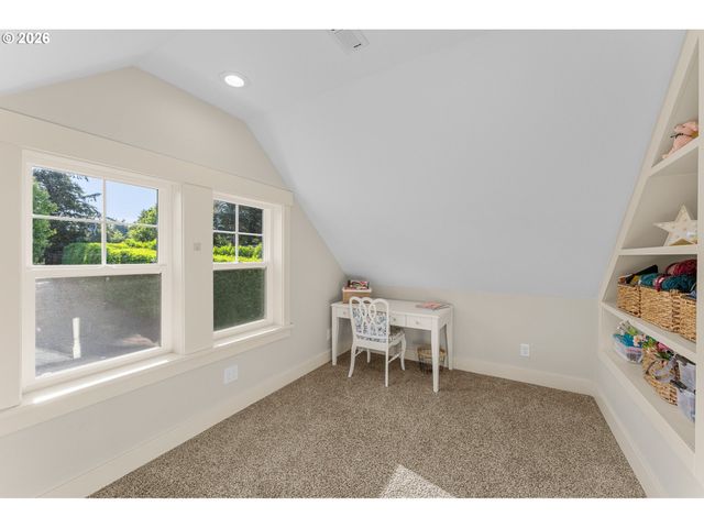 17908 S LAVINE Ln, Oregon City, OR 97045