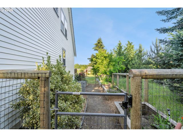 17908 S LAVINE Ln, Oregon City, OR 97045