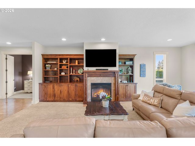 17908 S LAVINE Ln, Oregon City, OR 97045