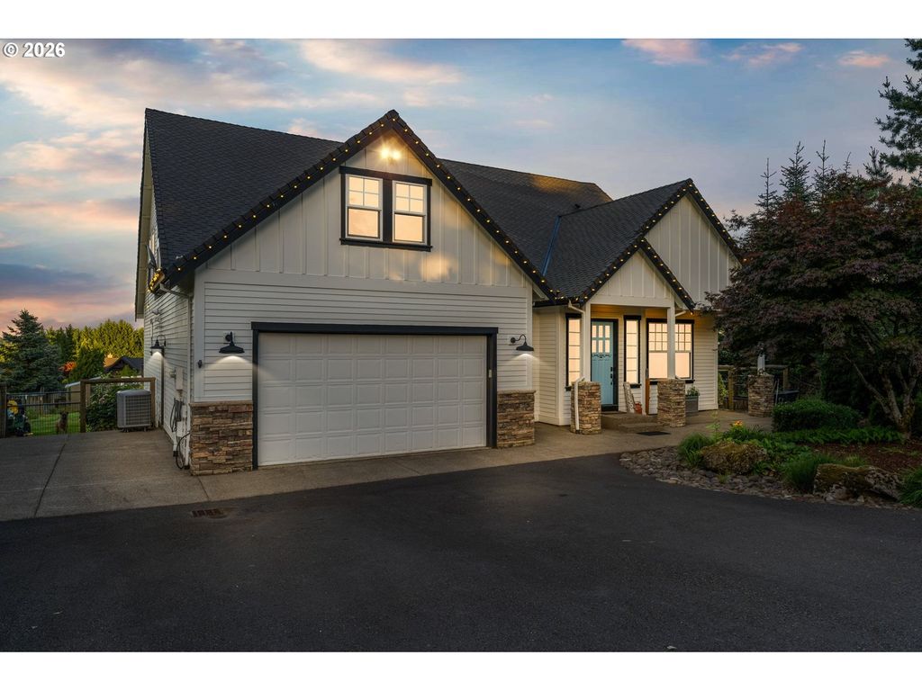 17908 S LAVINE Ln, Oregon City, OR 97045