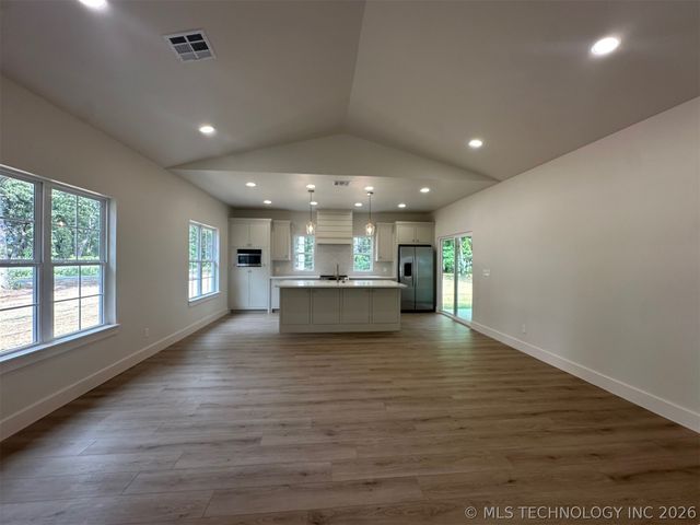 12195 Longboard Loop, Kingston, OK 73439